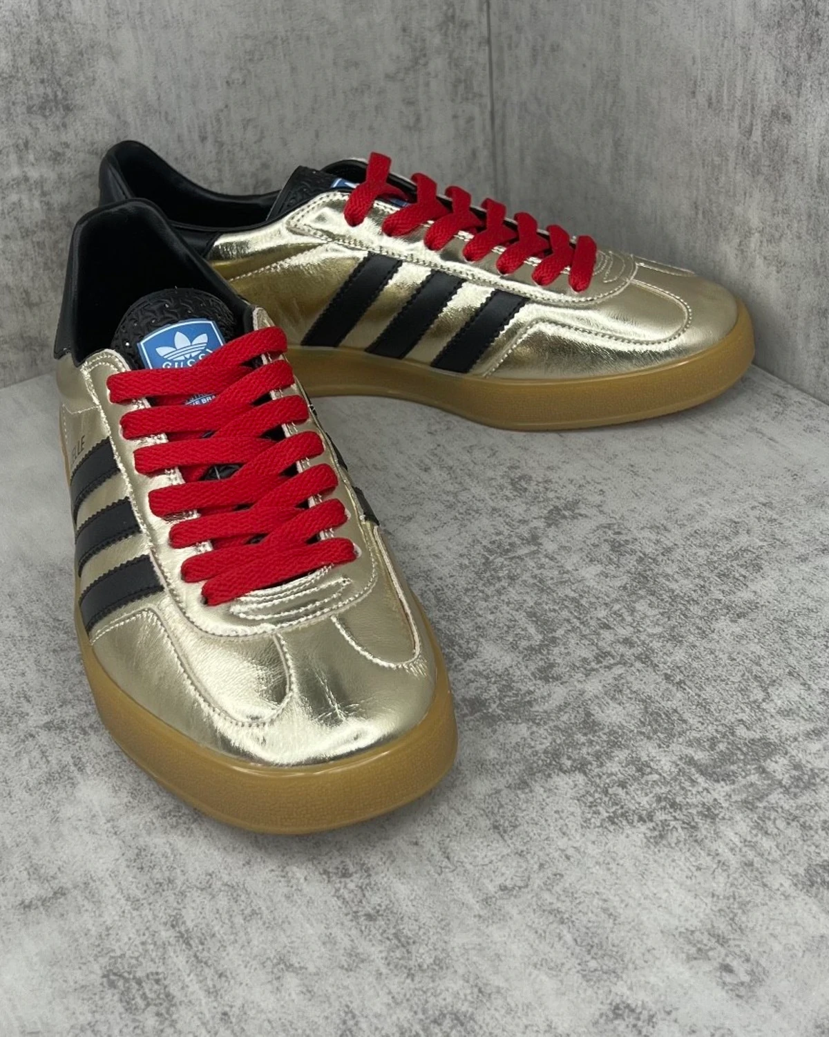 adidas-gucci-gazelle-metallic-gold-sneakers (2) Kivne Adidas x Gucci Gazelle Metallic Gold