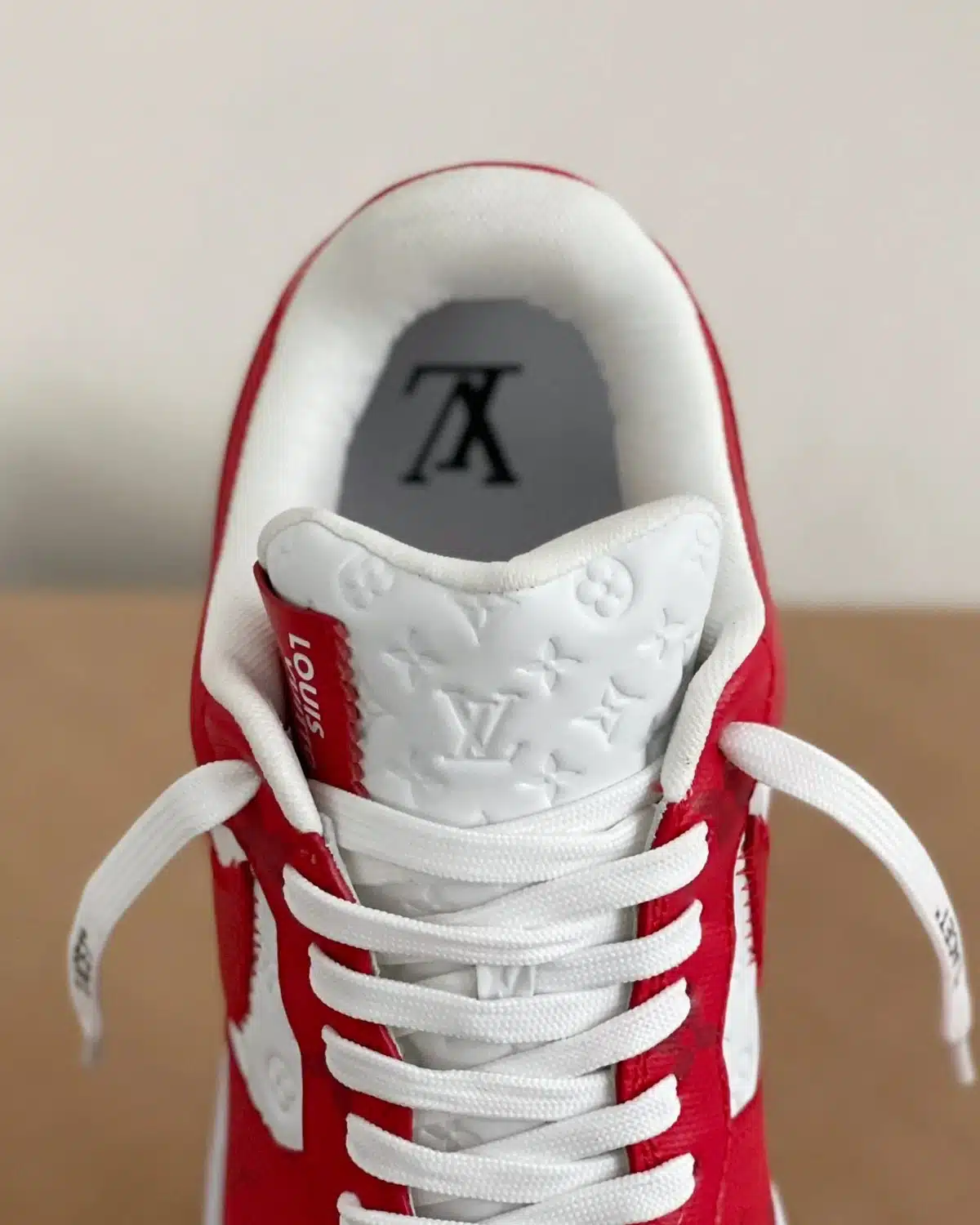 louis-vuitton-x-nike-air-force-1-low-virgil-abloh-white-red (6) Kivne Louis Vuitton x Nike Air Force 1 Low ‘Virgil Abloh – White/Red’