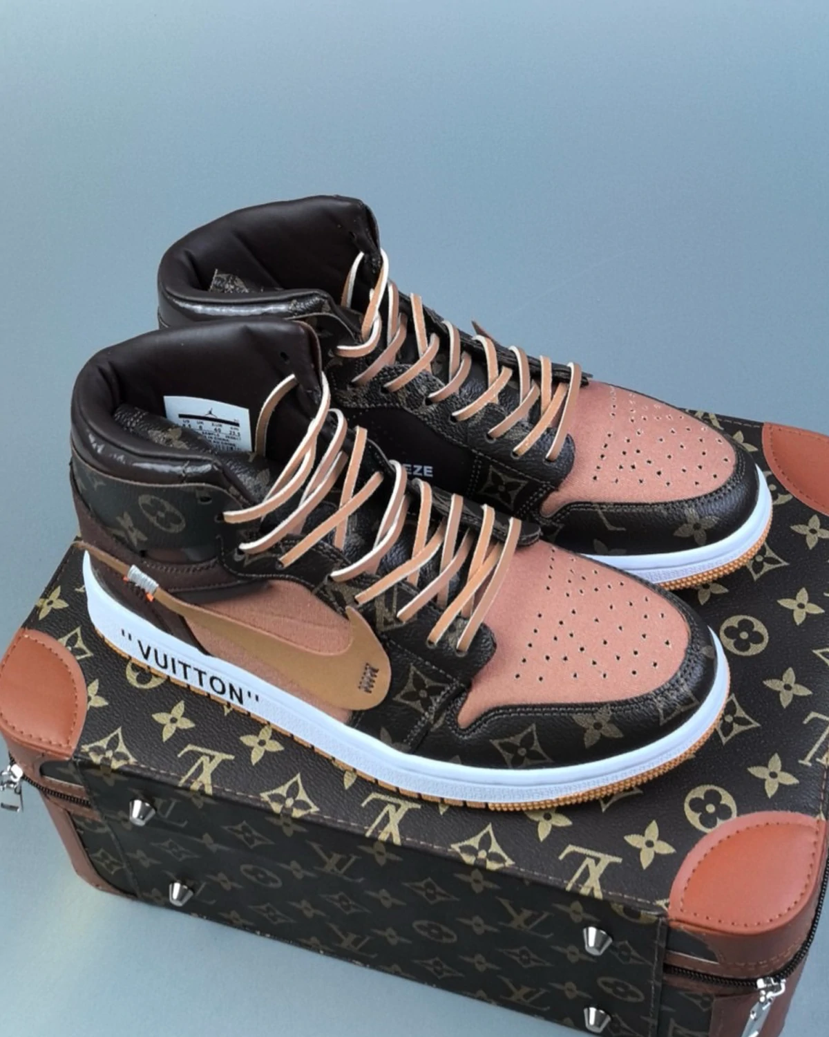 2 Kivne Air Jordan 1 Retro High x Louis Vuitton (Custom)