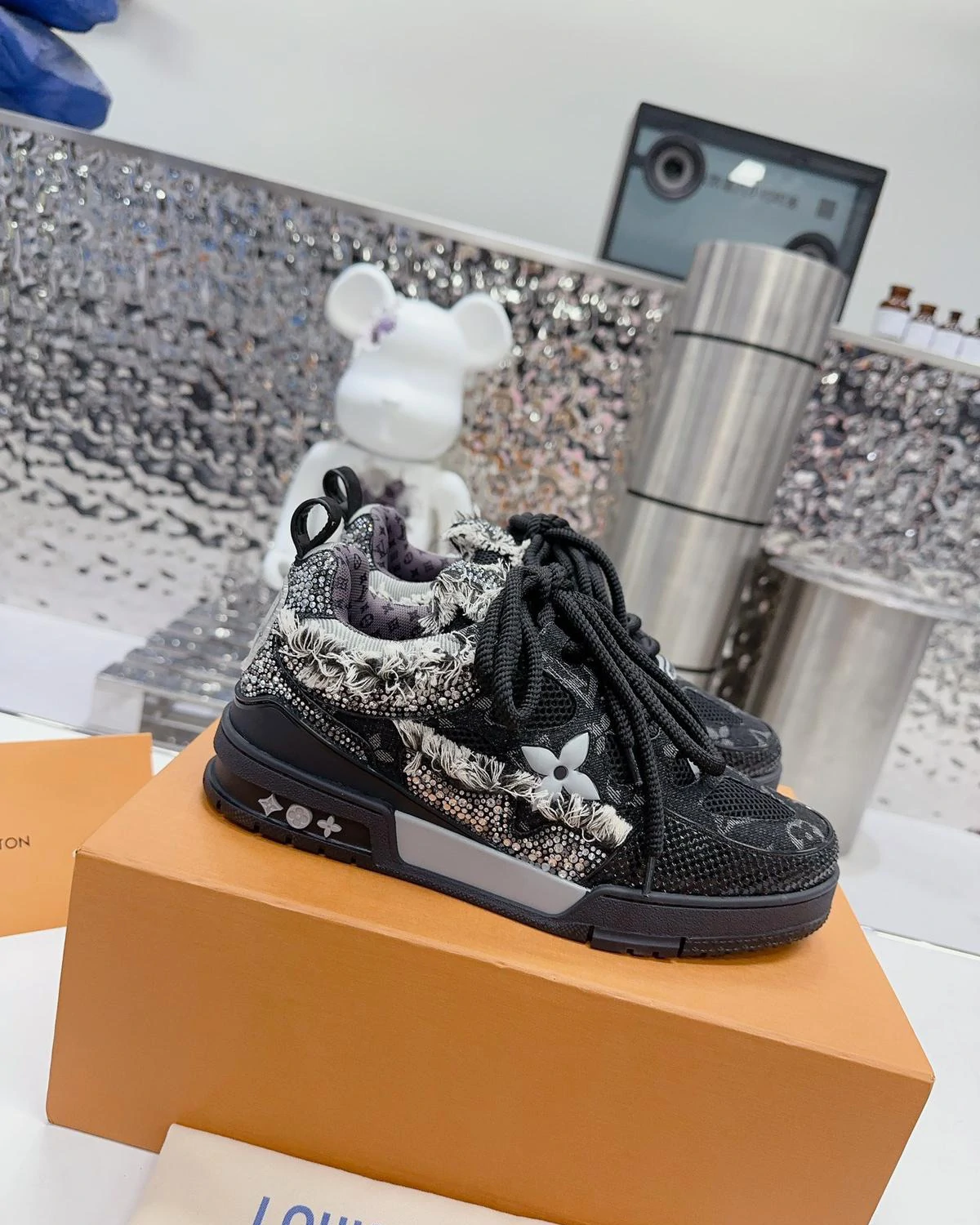 lv-skate-sports-shoes-luxury-sneakers-mens-fashion (2) Kivne LV Skate sports shoes