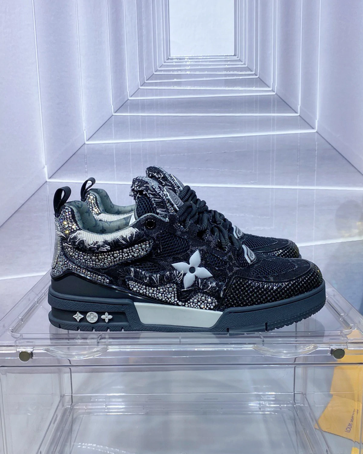 Kivne LV Skate sports shoes