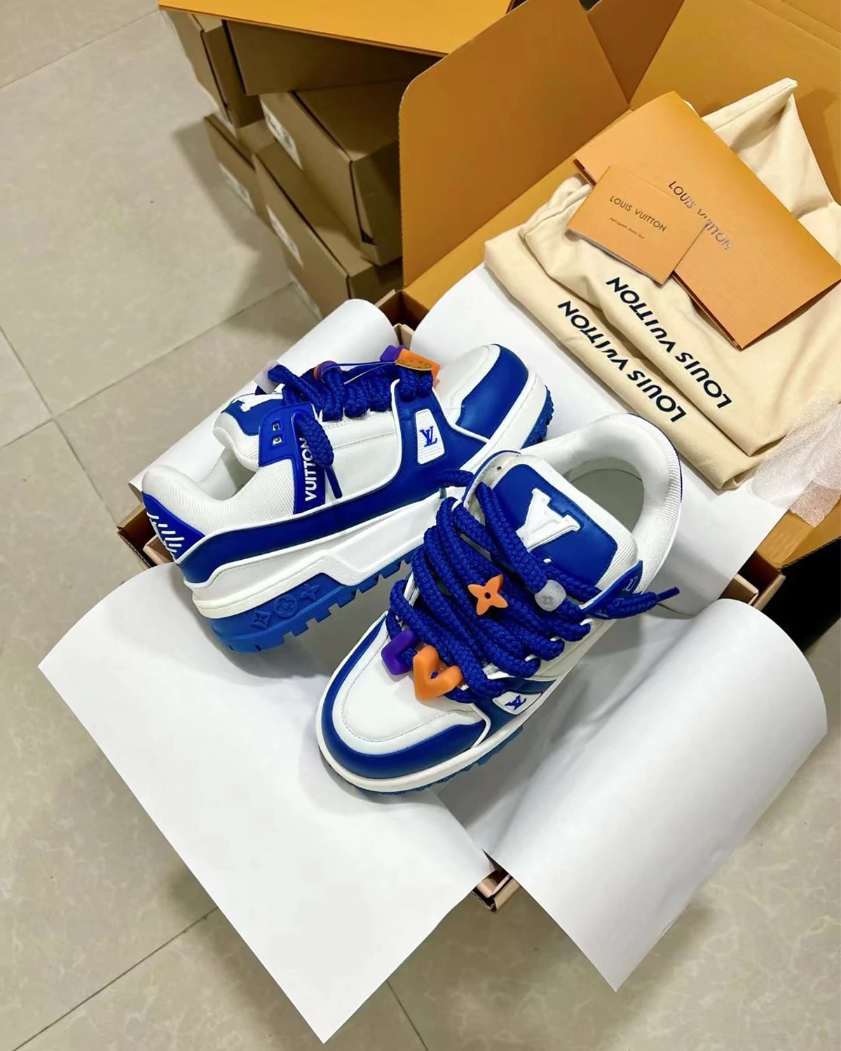 lv-trainer-maxi-line-monogram-leather-shoes (3) Kivne LV Trainer Maxi Line