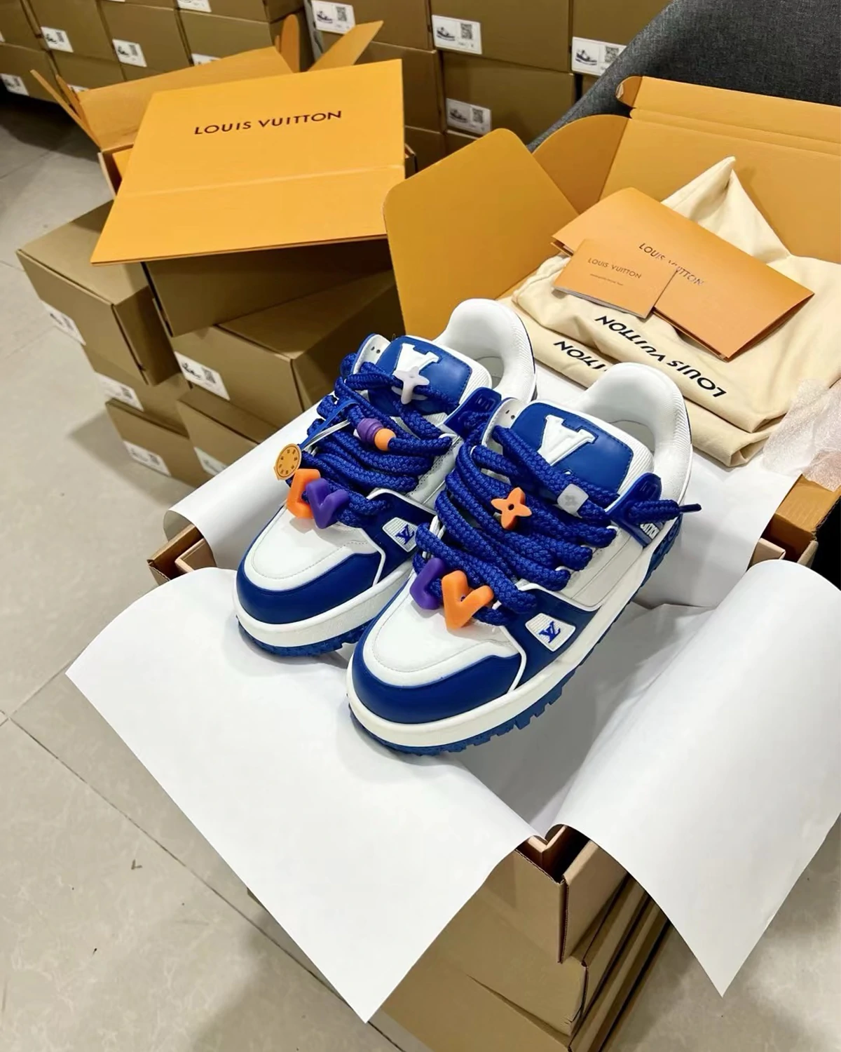 lv-trainer-maxi-line-monogram-leather-shoes (4) Kivne LV Trainer Maxi Line