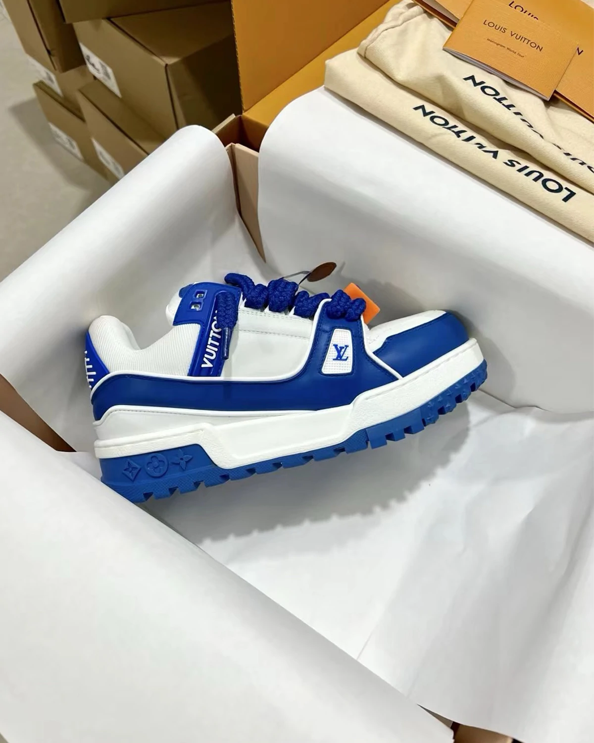 lv-trainer-maxi-line-monogram-leather-shoes (5) Kivne LV Trainer Maxi Line