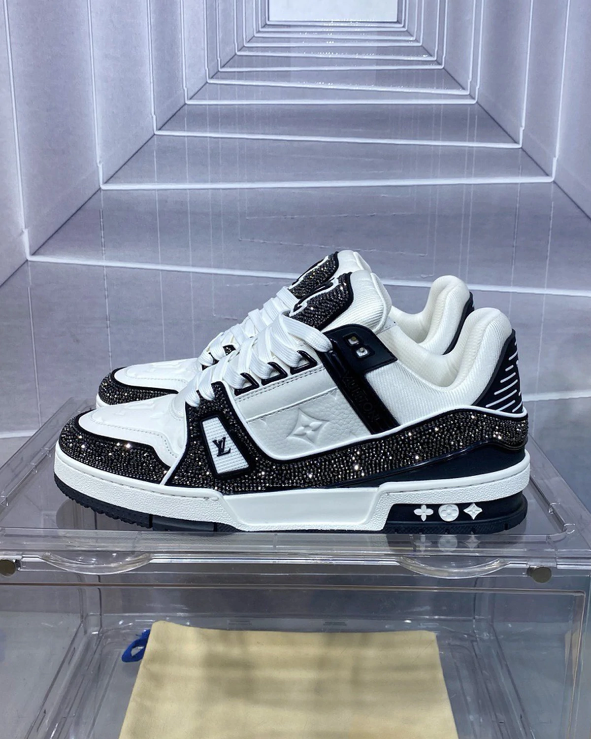 lv-trainer-sports-shoes-luxury-sneakers-men-women-fashion (2) Kivne LV Trainer sports shoes