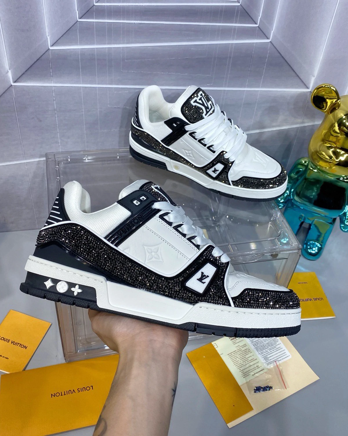 lv-trainer-sports-shoes-luxury-sneakers-men-women-fashion (3) Kivne LV Trainer sports shoes